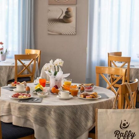 דיאנו מרינה Raffy Family & Bike Hotel מראה חיצוני תמונה