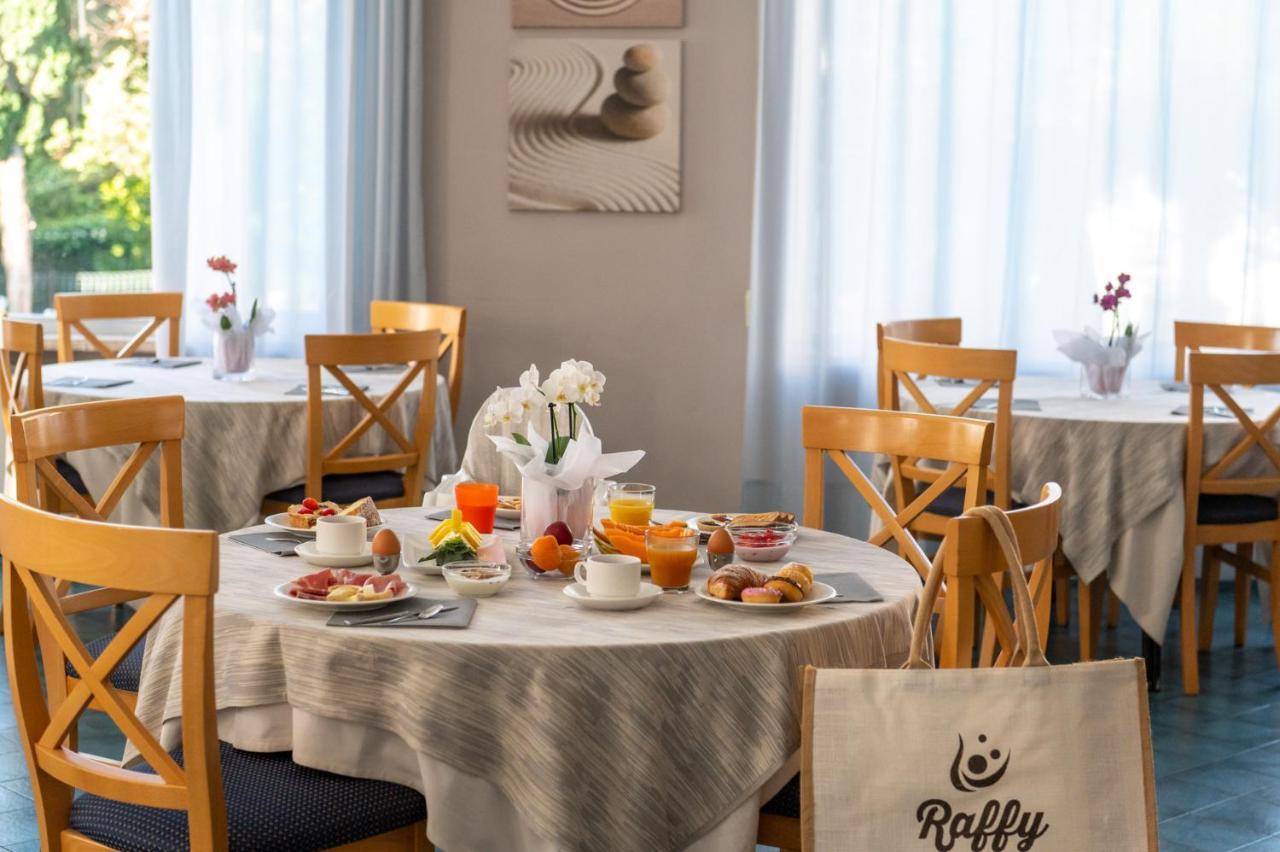 דיאנו מרינה Raffy Family & Bike Hotel מראה חיצוני תמונה