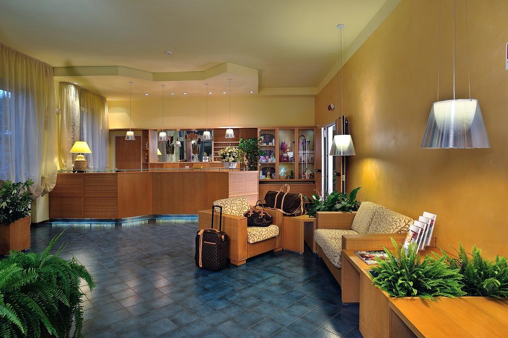 דיאנו מרינה Raffy Family & Bike Hotel מראה חיצוני תמונה